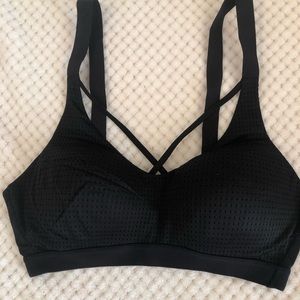 Victoria’s Secret sports bra in black. Size 34c